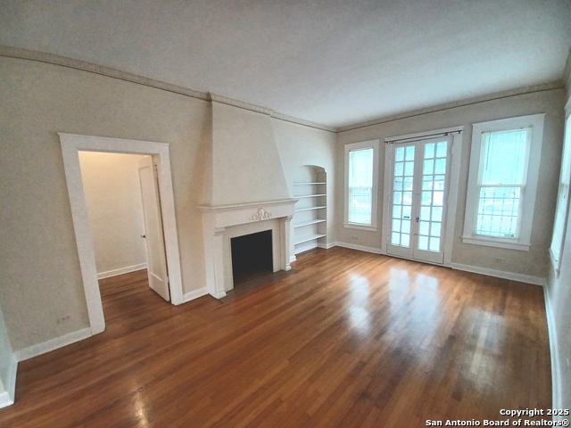 Listing photo id 3 for 219 Magnolia W