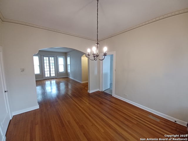 Listing photo id 6 for 219 Magnolia W