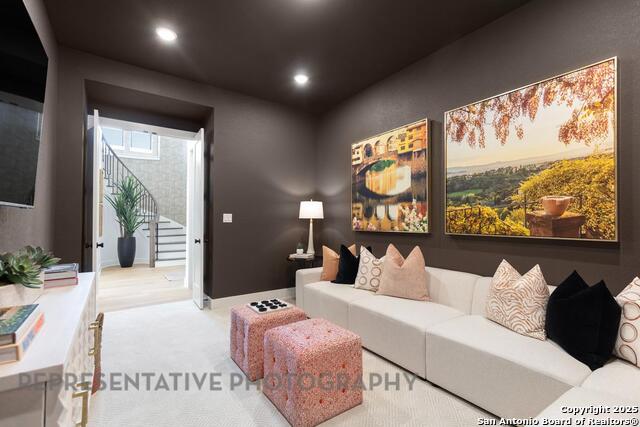 Listing photo id 36 for 237 Lacey Oak