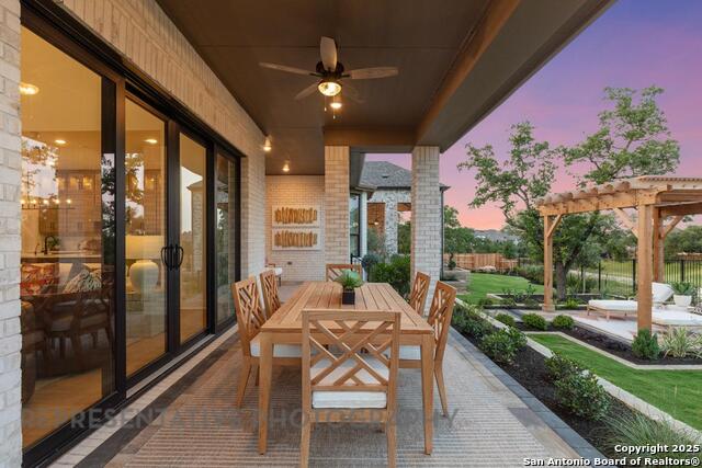 Listing photo id 37 for 237 Lacey Oak