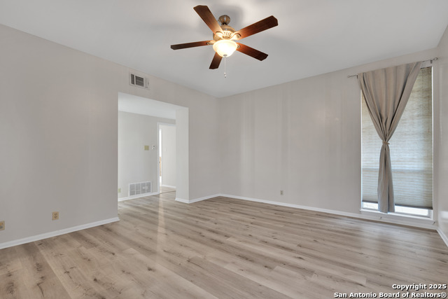 Listing photo id 9 for 3678 Hidden  601