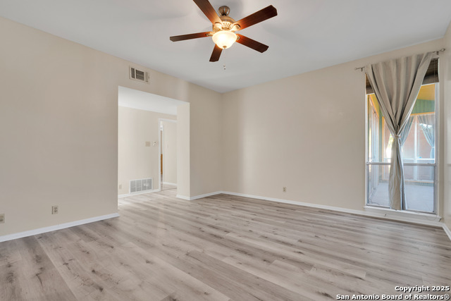 Listing photo id 4 for 3678 Hidden  601