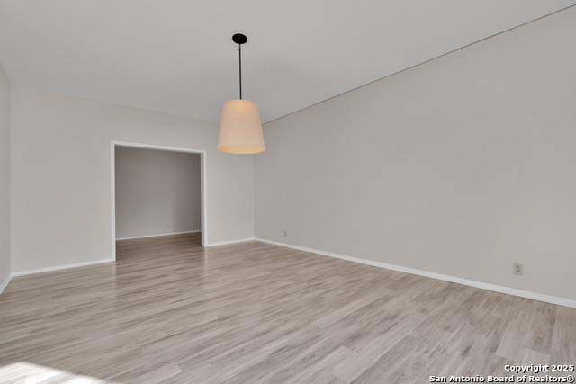 Listing photo id 6 for 3678 Hidden  601