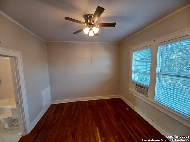 Listing photo id 14 for 127 Magnolia W