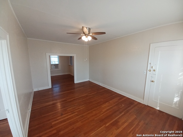 Listing photo id 20 for 127 Magnolia W