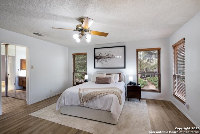 Listing photo id 17 for 19903 Encino Ridge