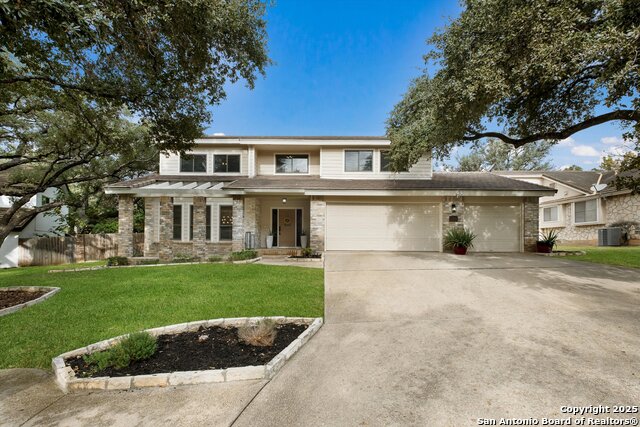 Listing photo id 0 for 19903 Encino Ridge
