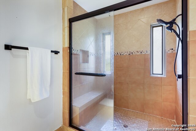 Listing photo id 19 for 19903 Encino Ridge