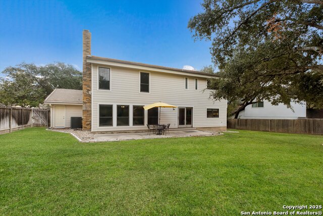 Listing photo id 27 for 19903 Encino Ridge