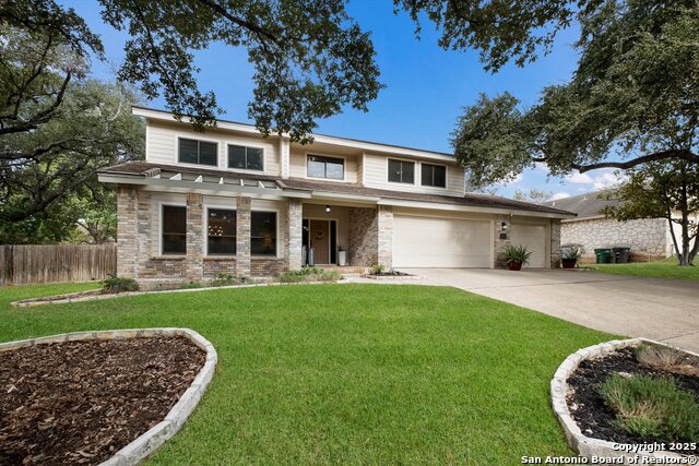 Listing photo id 1 for 19903 Encino Ridge