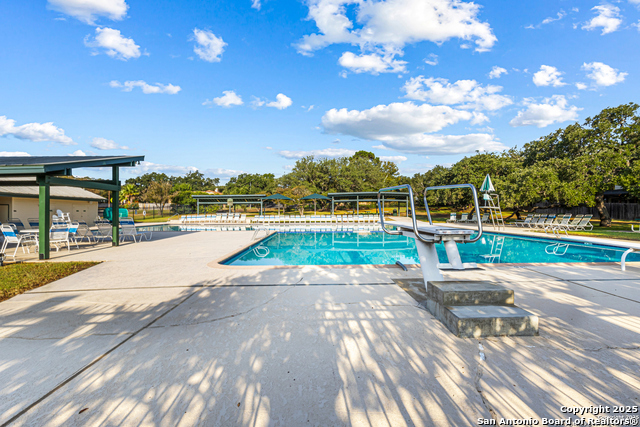 Listing photo id 30 for 19903 Encino Ridge