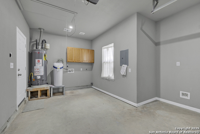 Image 20 of 25 For 5170 Village Green