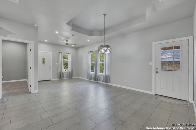 Image 5 of 25 For 5170 Village Green