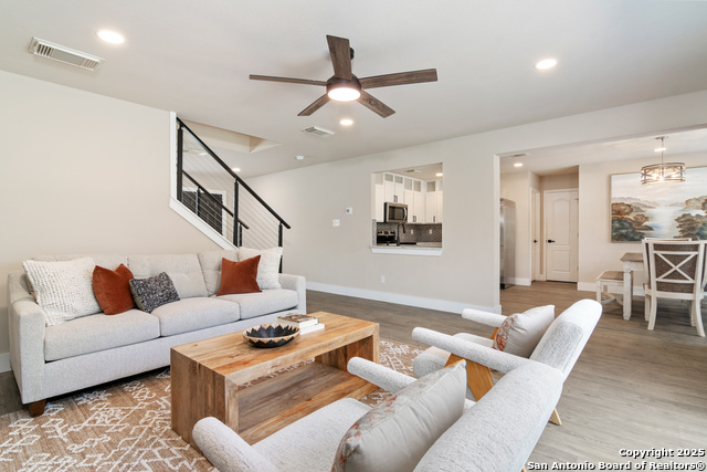 Image 10 of 29 For 21450 Bubbling Crk