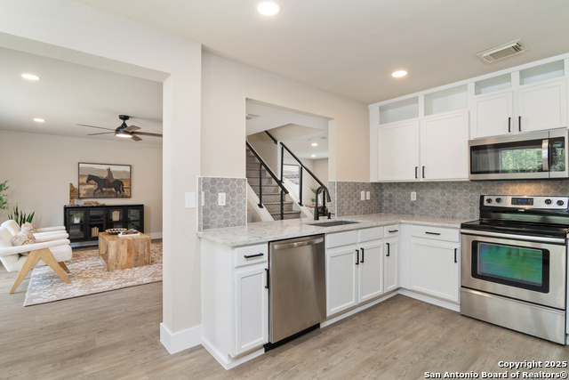 Image 11 of 29 For 21450 Bubbling Crk