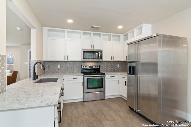 Image 12 of 29 For 21450 Bubbling Crk