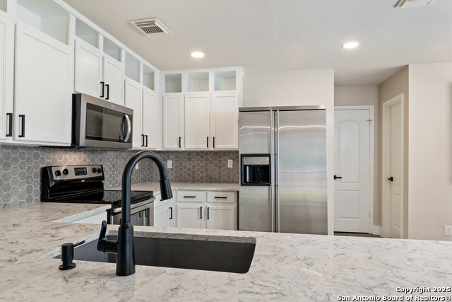 Image 13 of 29 For 21450 Bubbling Crk