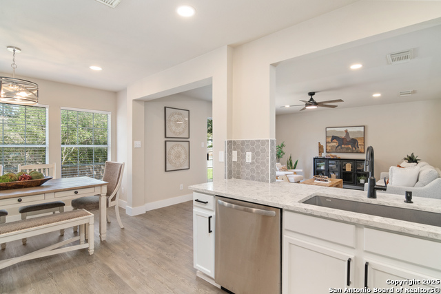 Image 14 of 29 For 21450 Bubbling Crk