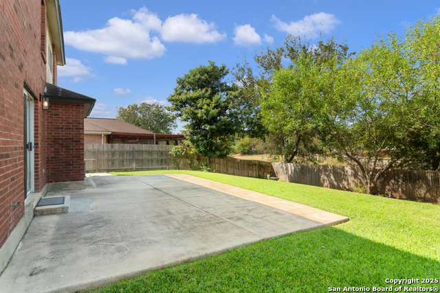 Image 28 of 29 For 21450 Bubbling Crk