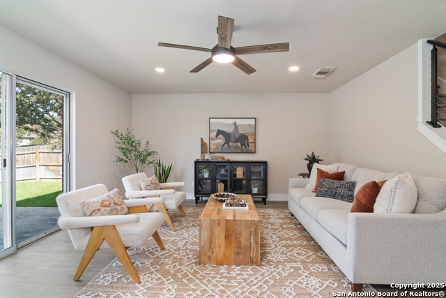 Image 9 of 29 For 21450 Bubbling Crk