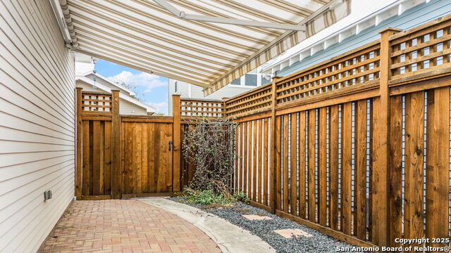 Image 3 of 15 For 653 Center