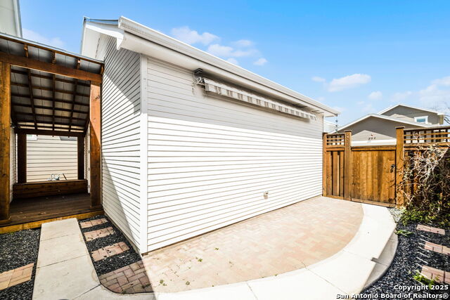 Image 4 of 15 For 653 Center