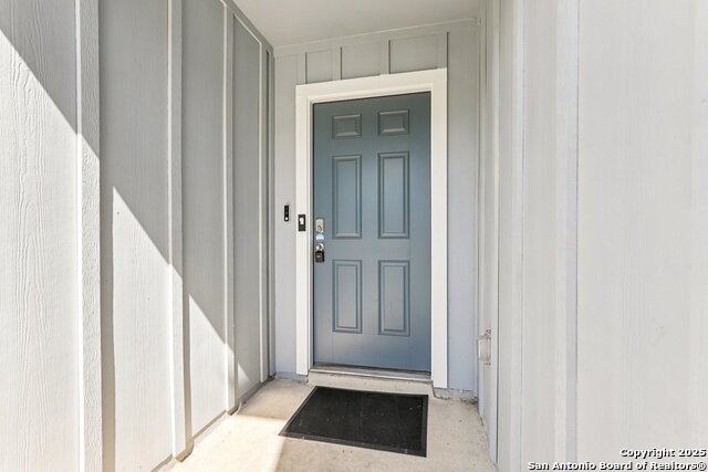 Image 3 of 31 For 7315 Capella Cir