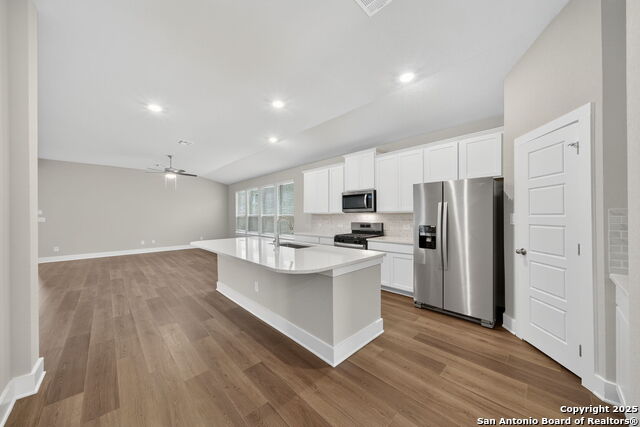 Listing photo id 8 for 15535 Comanche Deer