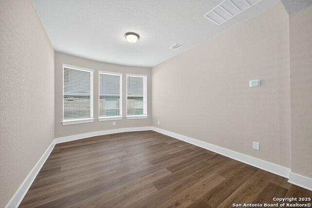 Listing photo id 9 for 15535 Comanche Deer