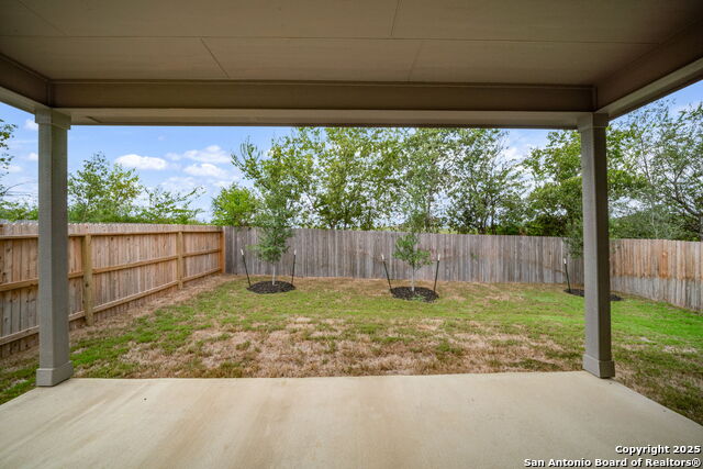 Listing photo id 20 for 15535 Comanche Deer