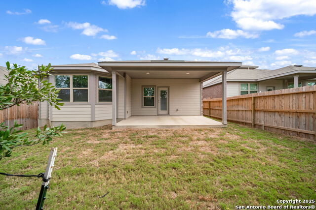 Listing photo id 22 for 15535 Comanche Deer