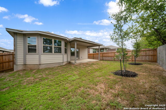 Listing photo id 23 for 15535 Comanche Deer