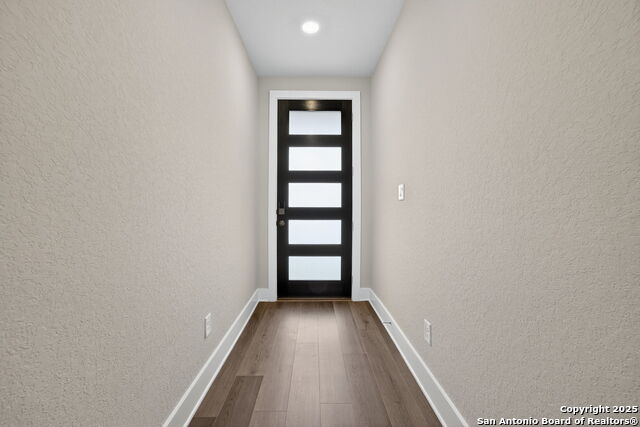 Listing photo id 1 for 15535 Comanche Deer