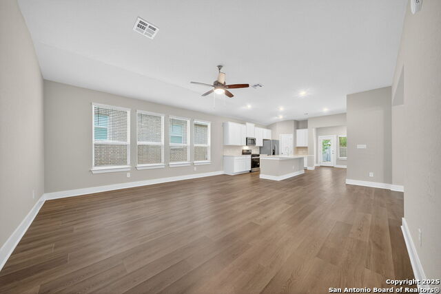 Listing photo id 2 for 15535 Comanche Deer