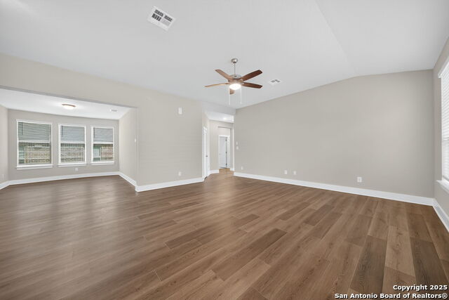 Listing photo id 4 for 15535 Comanche Deer