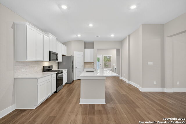 Listing photo id 7 for 15535 Comanche Deer