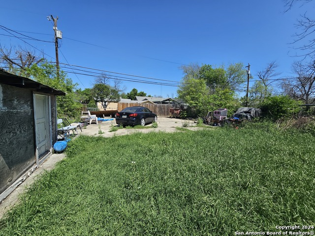 Listing photo id 8 for 1519 Steves Ave