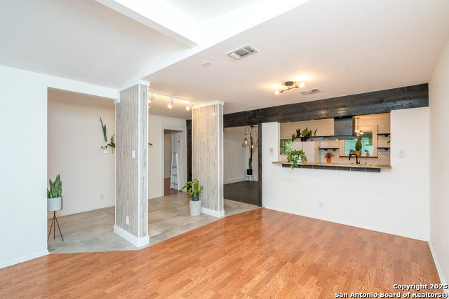 Image 13 of 42 For 522 Indigo  