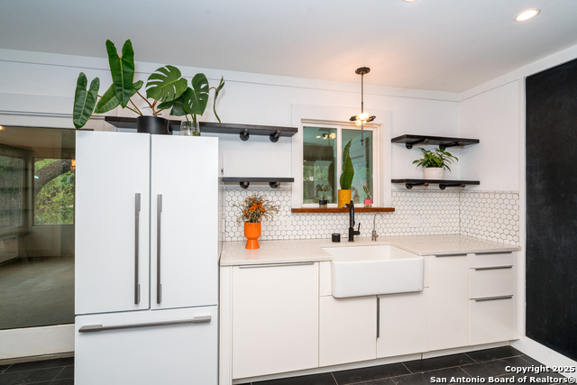 Image 22 of 42 For 522 Indigo  