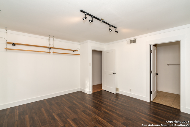 Image 25 of 42 For 522 Indigo  