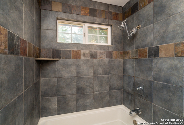 Image 33 of 42 For 522 Indigo  