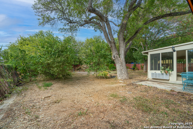 Image 38 of 42 For 522 Indigo  