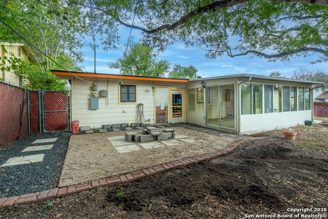 Image 42 of 42 For 522 Indigo  