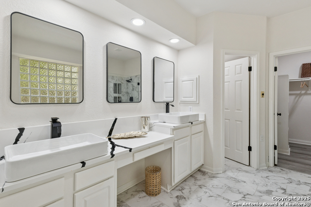 Image 19 of 51 For 2023 Flint Oak