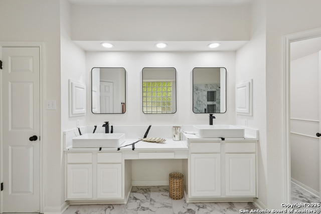 Image 21 of 51 For 2023 Flint Oak