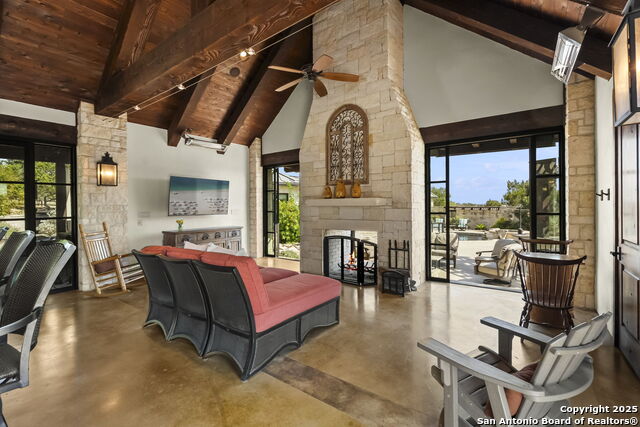 Image 39 of 64 For 504 Cordillera Trace