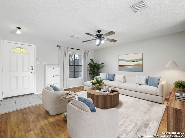 Image 2 of 24 For 1214 Crossing Oaks