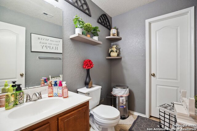 Listing photo id 6 for 2366 Pue Rd  