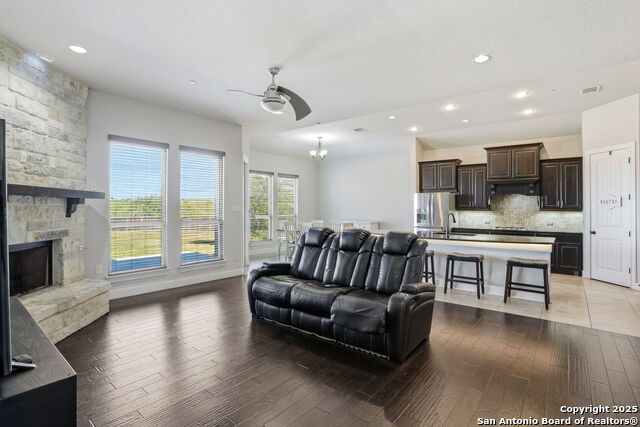 Image 9 of 45 For 6014 Dewdrop