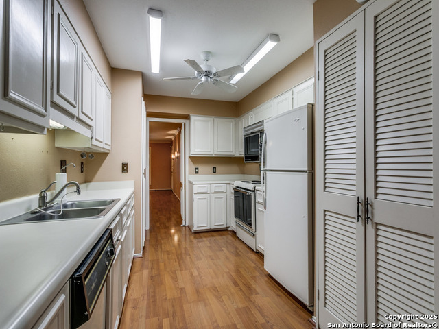 Image 13 of 25 For 7815 Broadway  408d